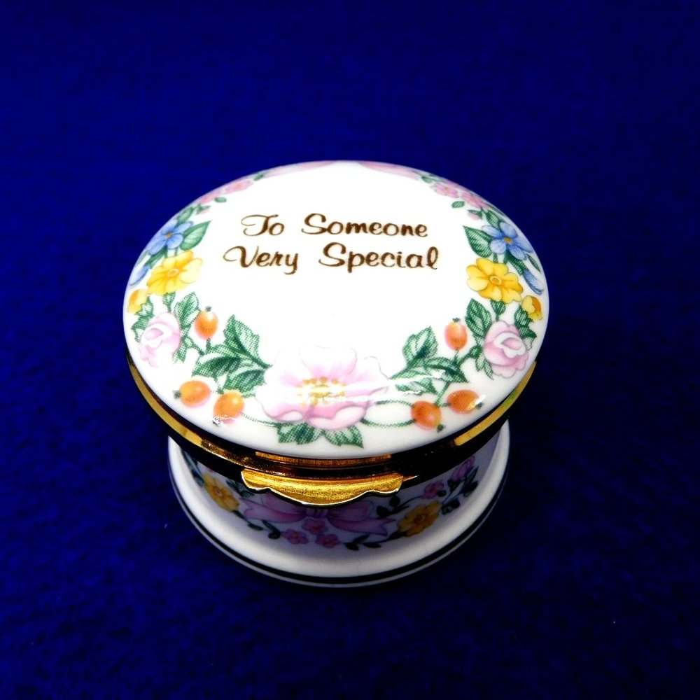 Trinket Ring Box TO SOMEONE VERY SPECIAL Falcon Staffordshire Porcelain England